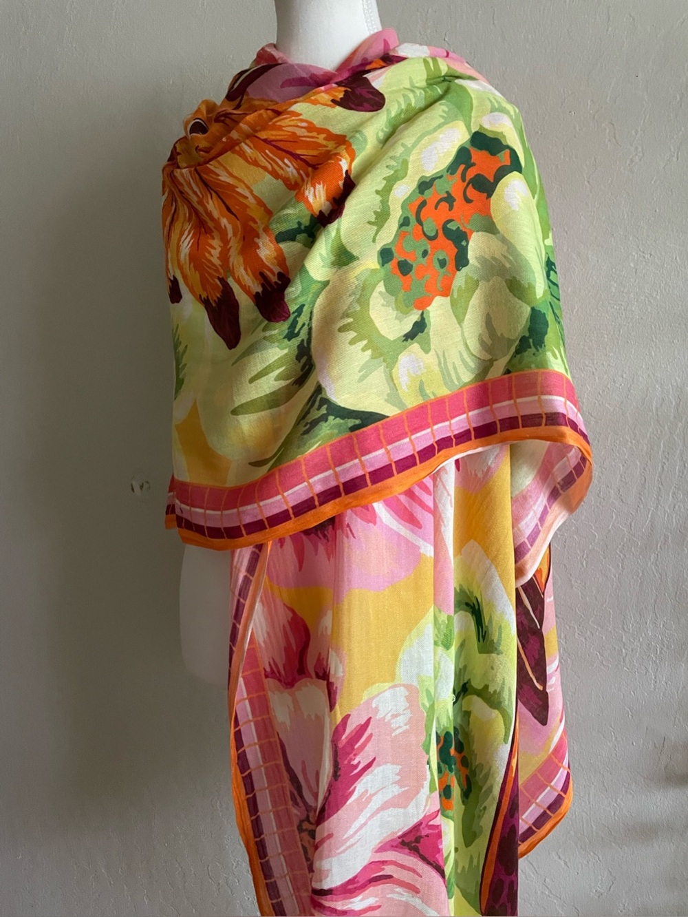 Colorful floral with large bird wrap - Picture 5 of 11